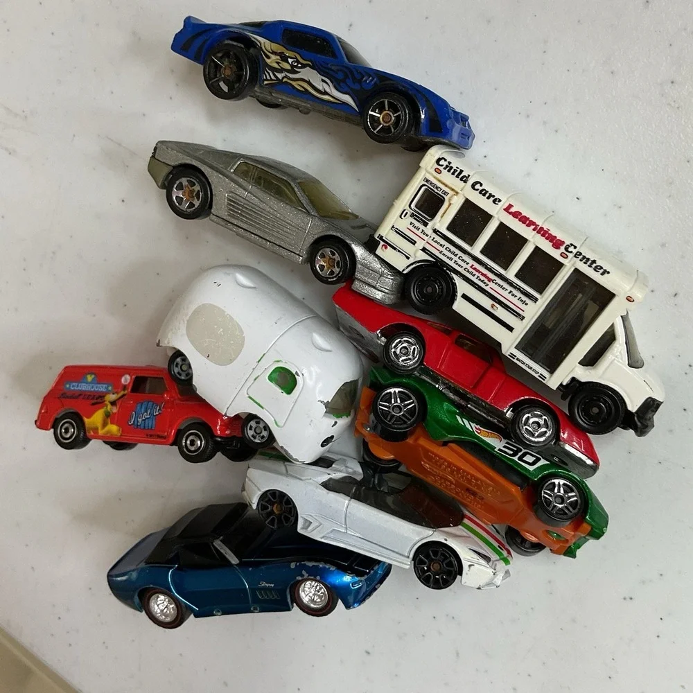Hot Wheels Matchbox Tomica Diecast Cars Lot of 9 Ferrari Chevy Disney Bus 1/64